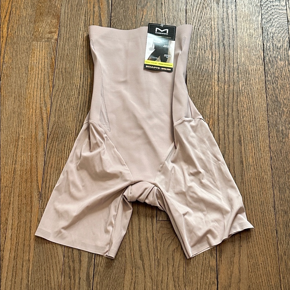 Maidenform thigh slimmer NWT Small High Waist Sculpts Extra Firm NEW S